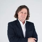 ДОКТОР ДЕНИС ИВАНОВ