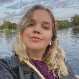 Маша читает и офигевает