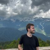 Печатает…
