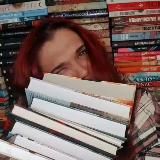 Она любит книжки. И не только 😶‍🌫️