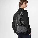 Italia shopping men
