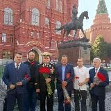 «ЗЕМЛЯ ГЕРОЕВ», «ВЕЧНО ЖИВЫЕ»